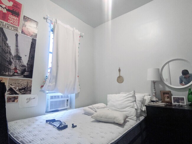 Building Photo - 217 S 3rd St