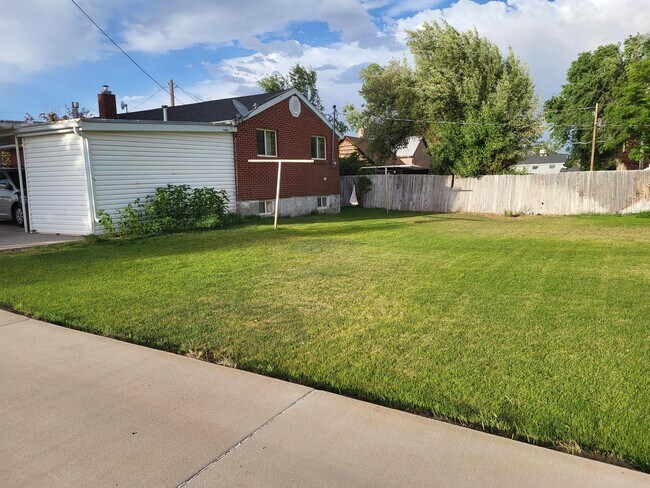Building Photo - 325 W 400 S