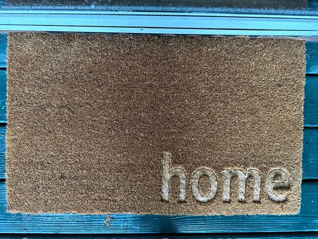 Photo - 735 E Henderson Dr House