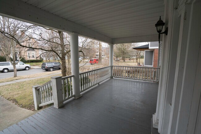 Foto del edificio - 658 Maple Ln