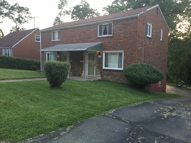 Foto del edificio - 212 Lynnwood Dr