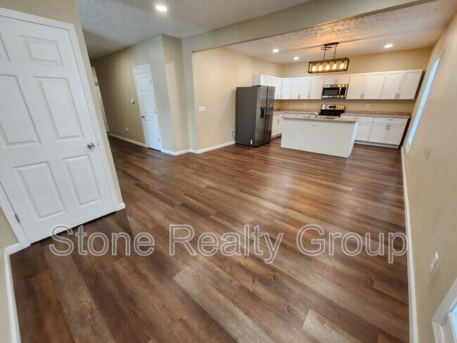 Building Photo - 1423 Maple Ave