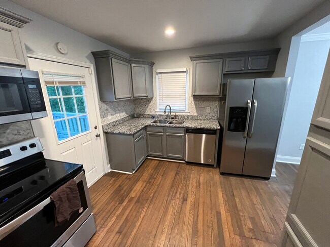 Kitchen - 189 Claire Dr SE