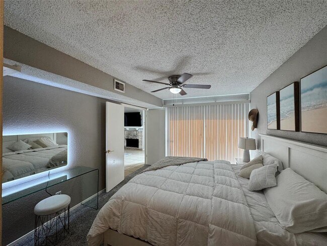 Foto del edificio - 6312 Peacock Hills Dr