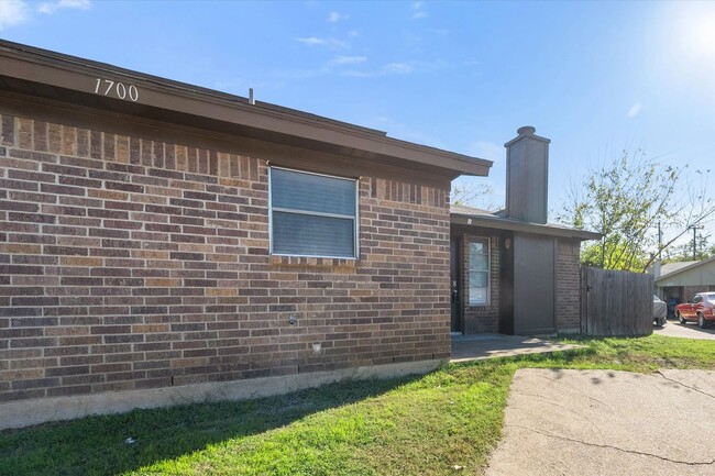 Building Photo - Arlington 2 Bedroom