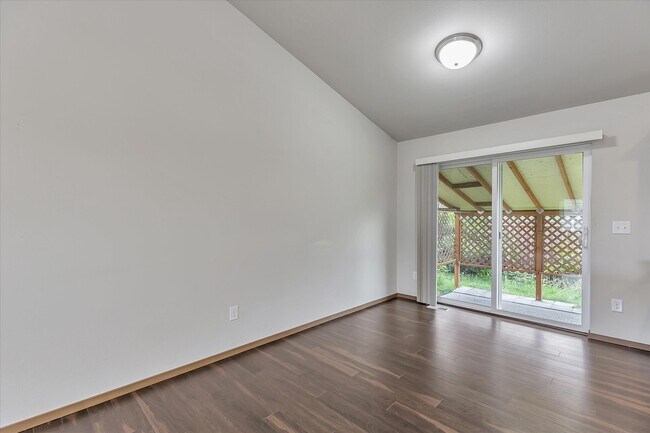 Building Photo - 1721 71st Ave SE