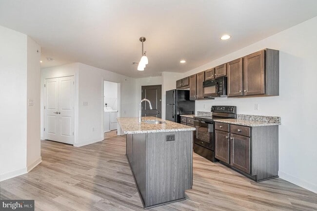 Building Photo - 1708 Fairmont Dr