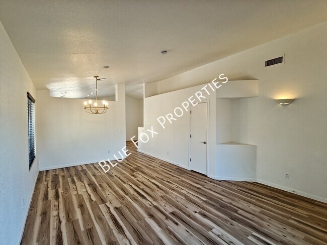 Foto del edificio - 600 E River Walk Dr