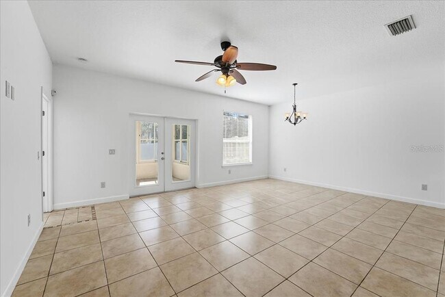 Foto del edificio - 954 E Broadway St