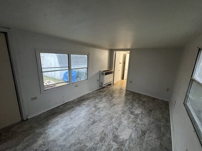Foto del edificio - 140 N Pleasant Ave