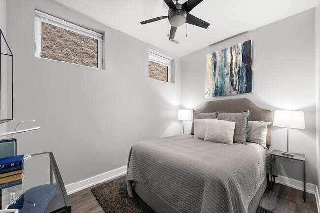 Foto del edificio - 3925 S Indiana Ave