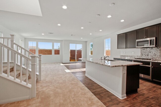 Foto del edificio - 16435 Globetrotter Ave
