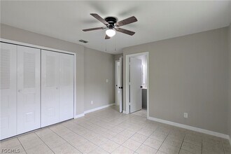 Building Photo - 427 NE Pine Island Ln