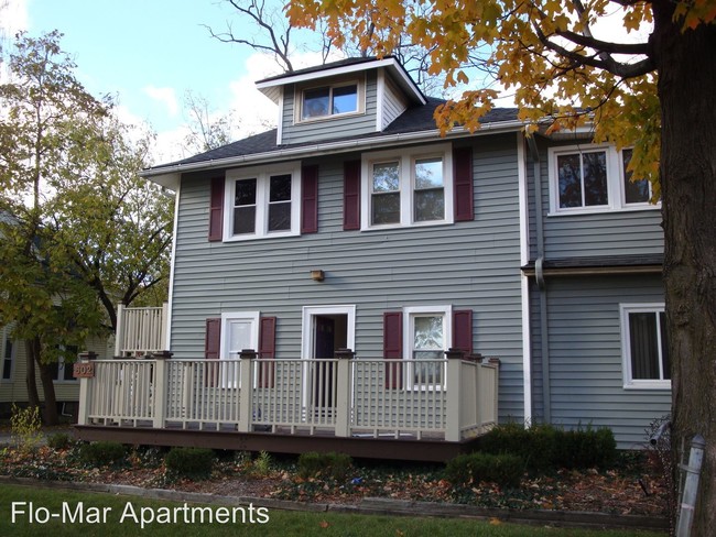 Building Photo - 4 br, 2 bath Room For Rent - 602 W. Michigan