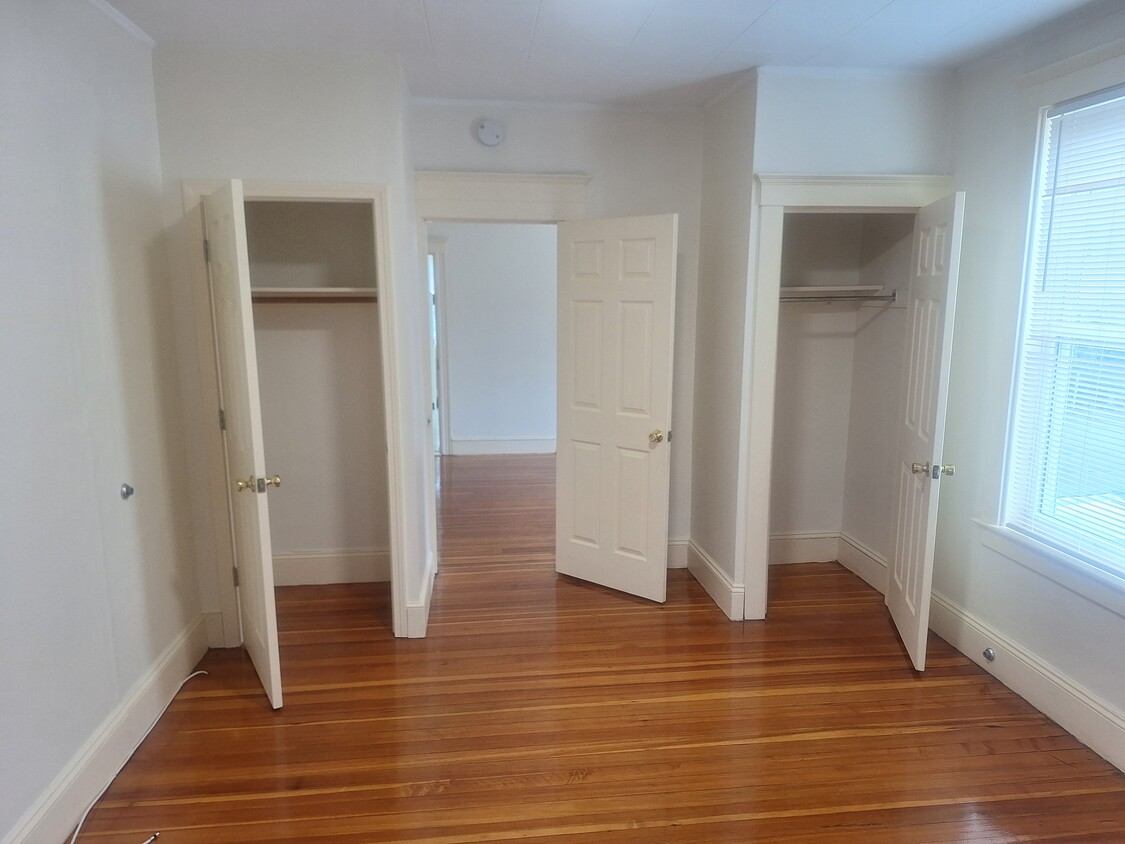 Primary Photo - 2 Meader Rd