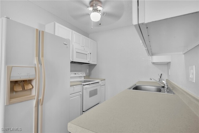 Foto del edificio - 4617 Bayshore Dr