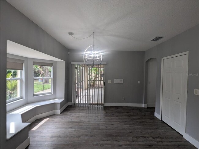 Building Photo - 6202 Gannetdale Dr
