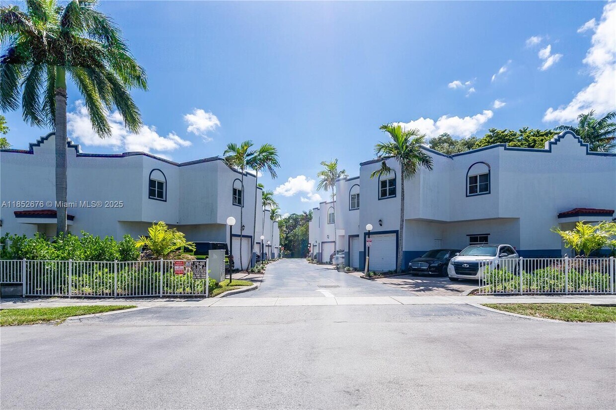 Foto principal - 2927 SW 18th Terrace