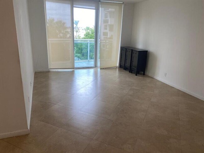 Foto del edificio - 3001 S Ocean Dr