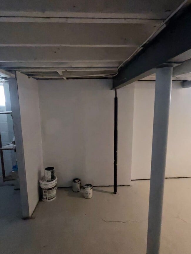 Foto del edificio - 3 bed 1 bath newly renovated