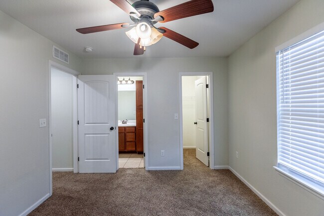 Foto del edificio - 6403 Darnell St