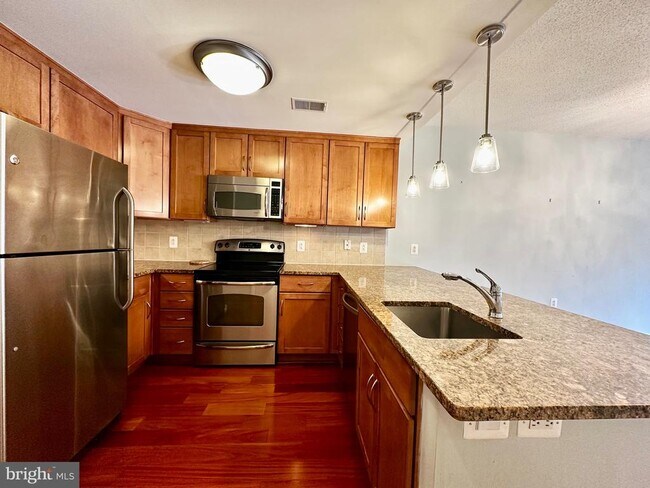 Foto del edificio - 888 N Quincy St