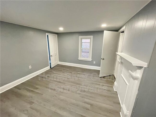 Building Photo - 514 5th St