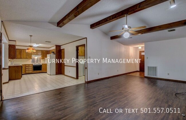 Building Photo - 811 Cedar Ridge Dr