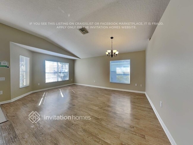 Foto del edificio - 7827 Outerbridge St