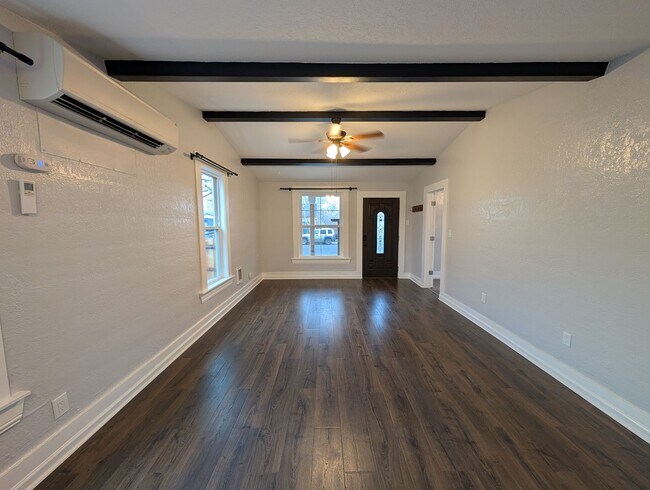 Foto del edificio - 2 bedroom 1 bath home