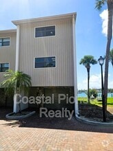Building Photo - 12356 Capri Cir N