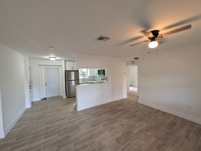 Foto del edificio - Bright & Updated Rental Near Downtown Fort Lauderdale