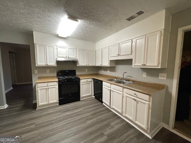 Foto del edificio - 8614 Cedar Creek Ridge