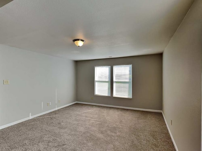 Building Photo - 934 Littleton Dr