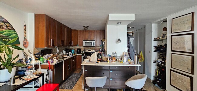 Foto del edificio - UPTOWN - GREAT 1BD/1BTH CONDO FOR RENT!