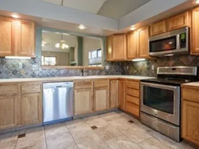 Foto del edificio - 6705 Sleeping Giant Dr