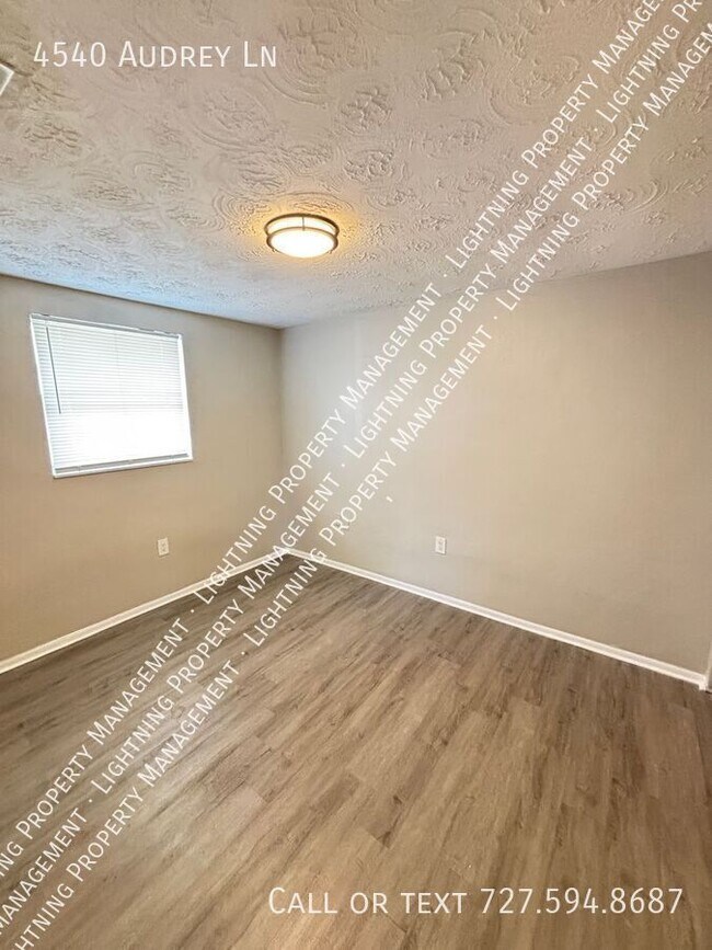 Foto del edificio - 4540 Audrey Ln