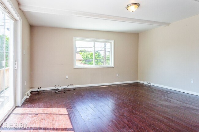Foto del edificio - 3 br, 1 bath House - 635 Mclain St Allentown
