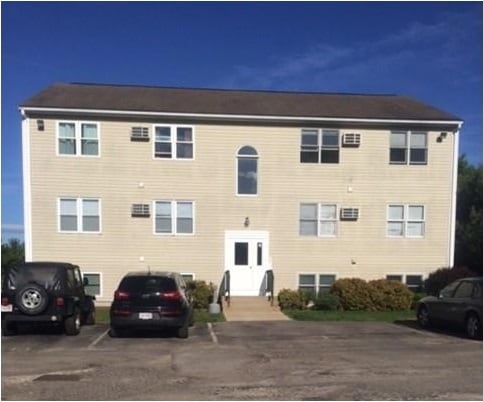 Front of Building - 641 S Washington St