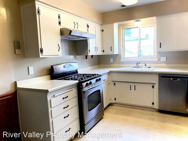 Foto del edificio - 3 br, 2 bath House - 5100 Hemlock Street