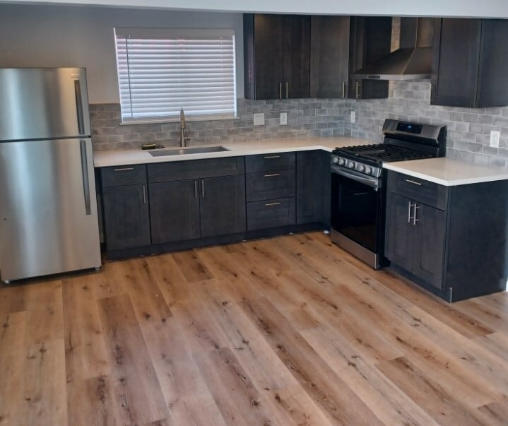 Full Kitchen - 751 Jewell Dr