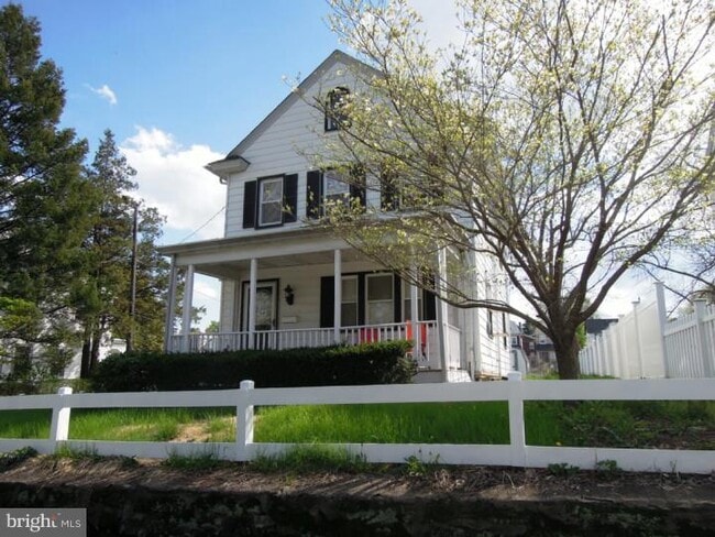 Photo - 1800 Beech Ave House