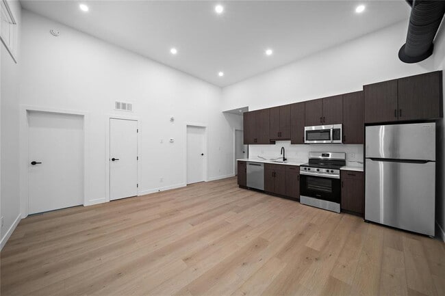 Building Photo - 287 Hamilton St