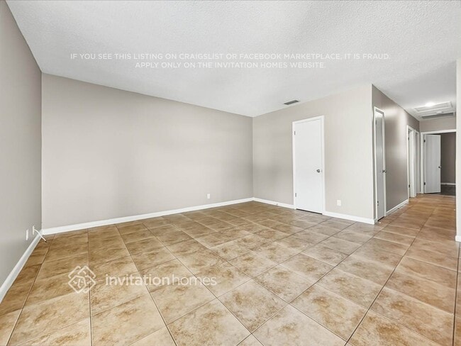 Building Photo - 512 E Hilda Dr