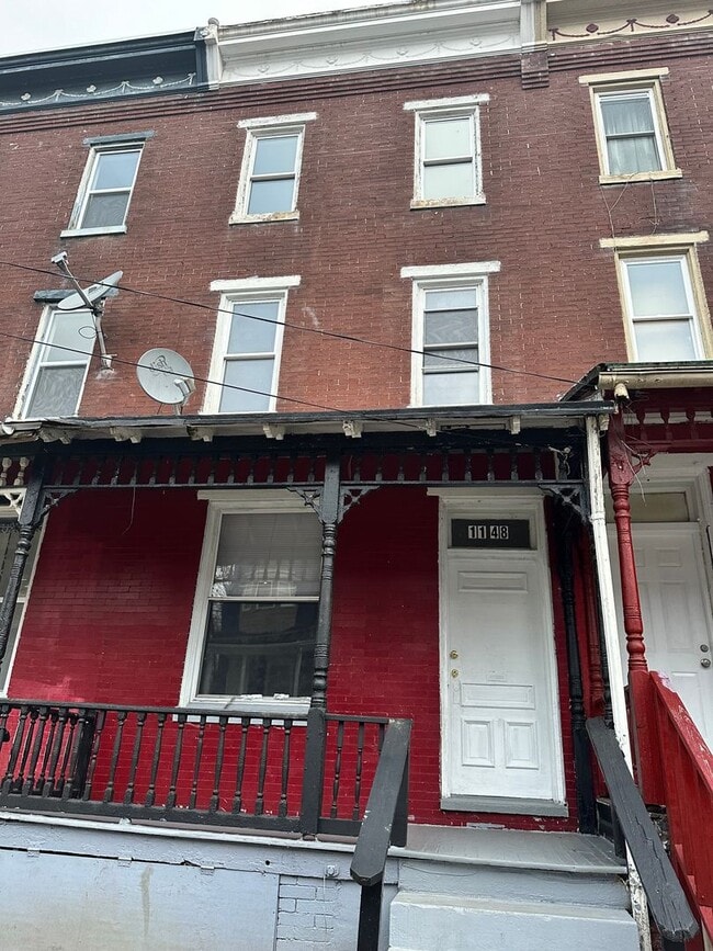 Building Photo - 1148 Derry St