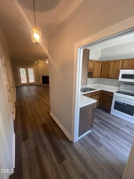 Foto del edificio - 6140 Loch Laural Ln
