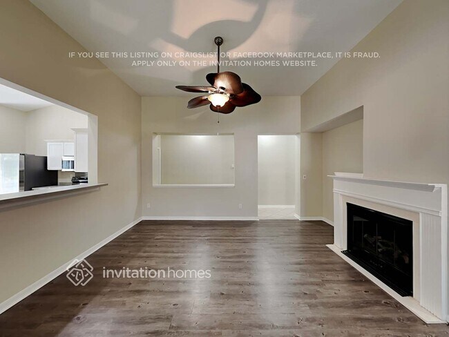 Foto del edificio - 7118 Bridgeview Dr
