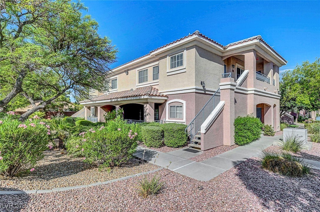 Primary Photo - 10552 Pine Pointe Ave