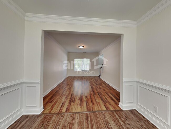 Foto del edificio - 6260 Cove Creek Dr