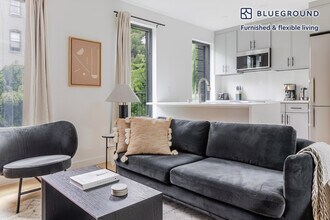 Building Photo - 227 S 4th St